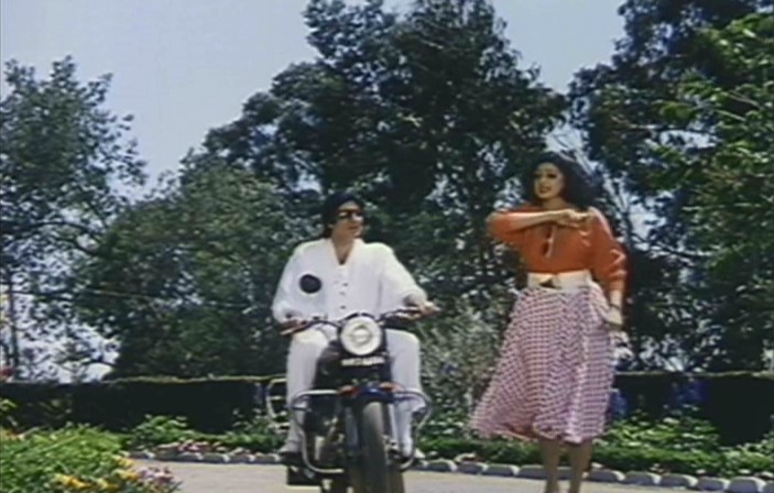 Amitabh and Sridevi in Akhiri Raasta